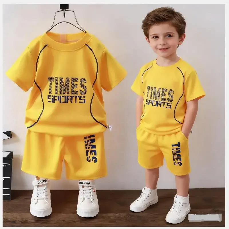 Conjunto Infantil Masculino de Verão TinySteps: Camiseta Estampada Secagem Rápida e Shorts Esportivos para Meninos